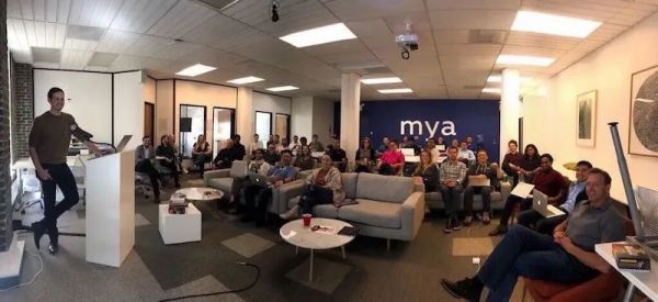 近10家密集被投资,服务机器人成资本围猎风口,背后火了谁?