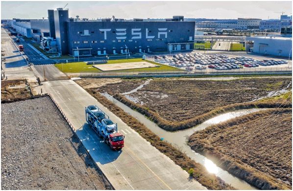 “冰火”特斯拉:关闭美国工厂裁员75%,上海超级工厂成“唯一希望”