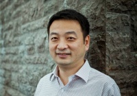 梁建章：韩国不封城不停工的抗疫经验值得借鉴