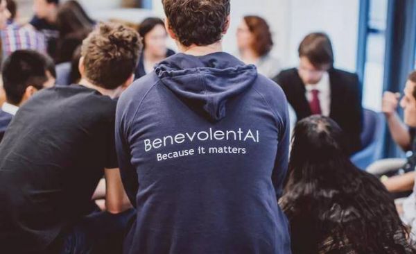 人类如果找不到新冠肺炎药物,那 AI 可以吗?