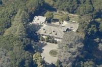 卖豪宅、抵押股票，马斯克还差钱吗？