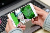 中国流媒体的“奈飞”之路，为什么总跳不过广告？