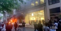 美国民众抗议警方暴力执法 亚马逊苹果等被迫关闭门店