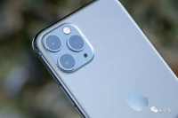 苹果认输：组装iPhone，富士康工人比机器好多了