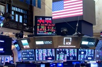 美股收盘全线大跌 道指跌超700点 瑞幸涨近15%