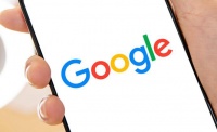 谷歌删除误导性搜索广告 因其向选民收费或收集个人信息