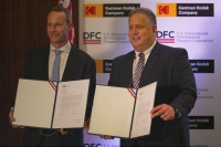 “拯救”美国制药的任务，特朗普居然要交给柯达