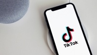 TikTok官号发布“稳定军心”视频：给TikTok社区的一封信