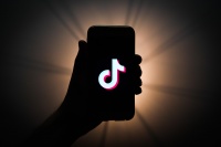 TikTok：的确在探讨在美国之外设立总部的可能性