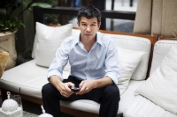 新冠是美国穷人的病？硅谷富豪又发财又满世界飞