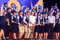 马云：乡村孩子不仅要学语数外 还有音乐美术体育