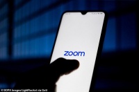 Zoom增加两步验证加强安全 还推出了一款硬件设备