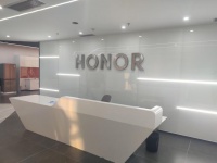 实探荣耀办公地：还没正式人员办公，正培训集中采购