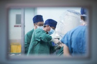 【虎嗅早报】人民日报评APP广告乱象；中国犯罪治理蓝皮书：建议设“医闹入刑”制度