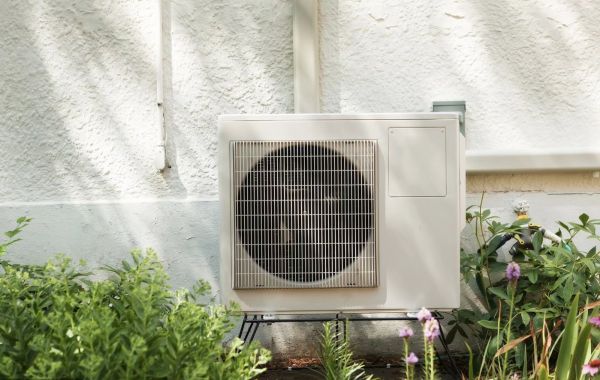 空调换热器，来源：视觉中国