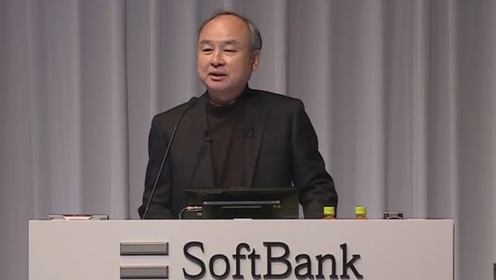 孙正义在最新财季财报会议上，图源软银集团官网