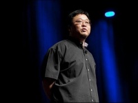罗永浩“最后一次创业”：冒险、撕裂与孤独