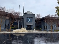 我们需要有自己的GPT-4，也需要有自己的硅谷银行