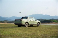 雷达RD6×互酷无人机，纯电皮卡的新玩法？