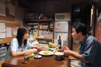 赖在父母家的日本上班族：高薪高学历又如何？