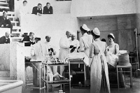 毒瘾缠身长期旷工的他，彻底改变了外科手术