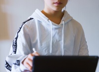 教育硬件市场起起伏伏，只有平板电脑留了下来？