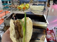 12万人涌入淄博，烧烤师傅工资上万