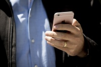 苹果电池门再起波澜，英国消费者维权人士发起20亿美元集体诉讼