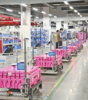 工地上来了新工友