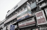 印度举起“韭菜刀”：不是只有小米被割，2000多家企业提桶被吓跑