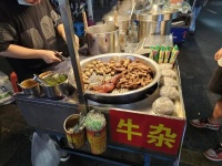 摆地摊，有望在深圳“转正”