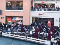 人与钱，重回奥特莱斯