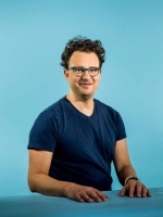 同门、背叛、对峙，Open AI最大的对手浮出水面