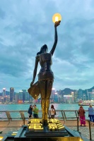 “卧底”香港低价一日游：118元包车包餐，打卡10大景点，究竟超值还是超坑？