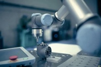 机器人：短期公司仍以市场需求为导向，重点发力在工业机器人与智能制造装备