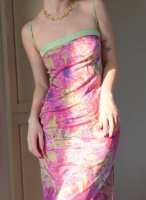 ​48小时卖出5000条裙子，6年创业的店家“吓坏了”