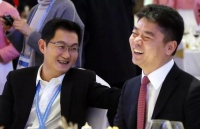 两大白手起家的富豪，刘强东早期自己当客服，马化腾假扮女孩陪聊