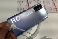 荣耀90是新机没错，但我们更多建议选择荣耀80，原因在心中！