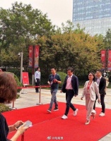 京东二十周年亲自到场祝贺，雷军刘强东关系确实不错！