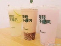 卷王卷到折叠屏，摩托罗拉能重回昔日风光？答案各占50%