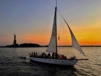 潜水器内爆，泰坦尼克号观光潜艇5人遇难