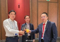 李彦宏、张勇、周鸿祎晒举杯合影……