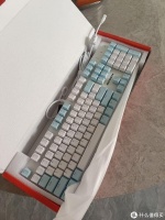 耀K330机械有线游戏键盘，蓝白色青轴，打字超顺手