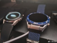 相比手机，智能手表的充电兼容性问题更加严重