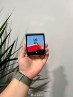 三星Galaxy Z Flip5冰薄荷 三星Galaxy Z Fold5冰萃蓝 真机上手……