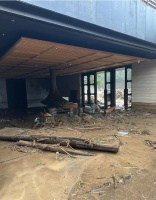 暴雨冲垮京城最贵酒店