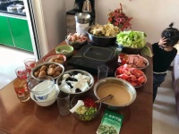 因婚致贫的年轻人：两个人的钱，三家花