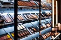 为何化妆品类社会零售额在7月再度下滑？