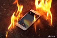 苹果也顶不住了，警告睡觉时不要将iPhone放在旁边，有自燃的风险