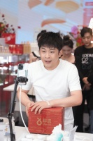 辛巴818专场直播带货22.3亿，总销量1427万件商品